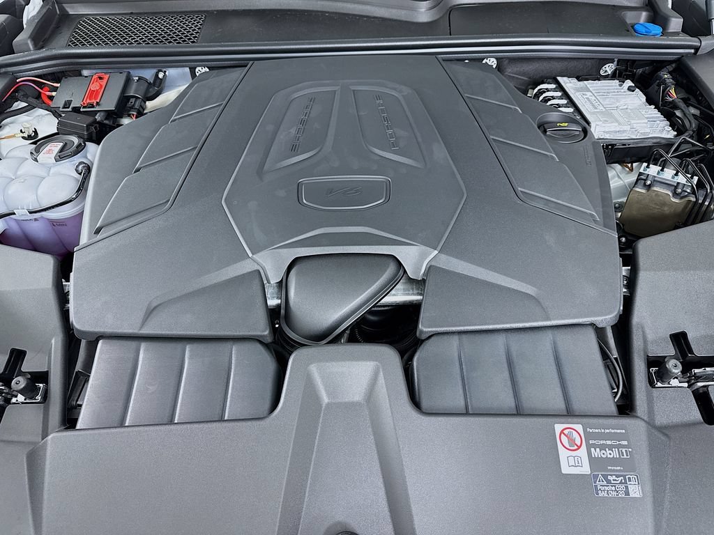 New 2026 Porsche Cayenne Coupe AWD/4WD image 34
