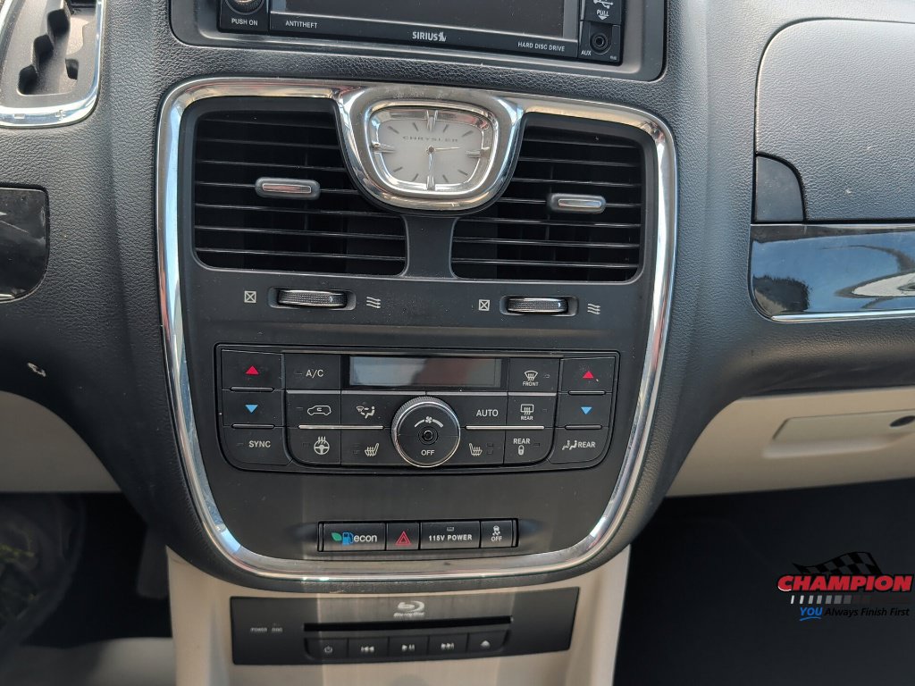 Used 2014 Chrysler Town & Country Touring-L w/ Driver Convenience Group FWD image 15