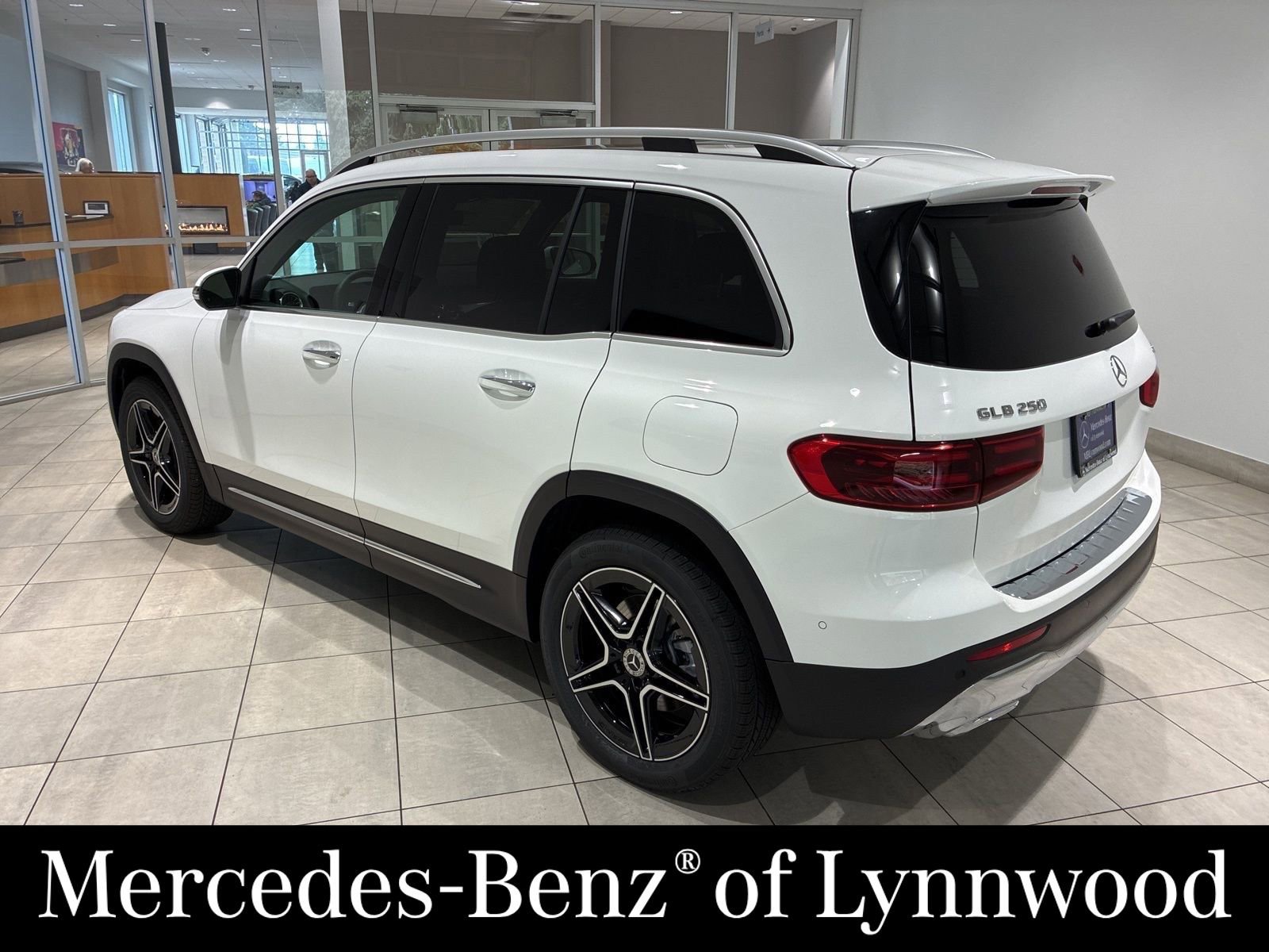 New 2026 Mercedes-Benz GLB 250 4MATIC image 4