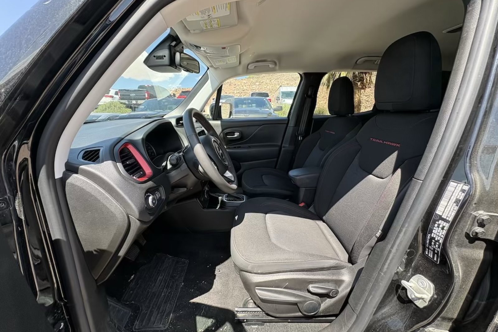 Used 2023 Jeep Renegade Trailhawk AWD/4WD image 9