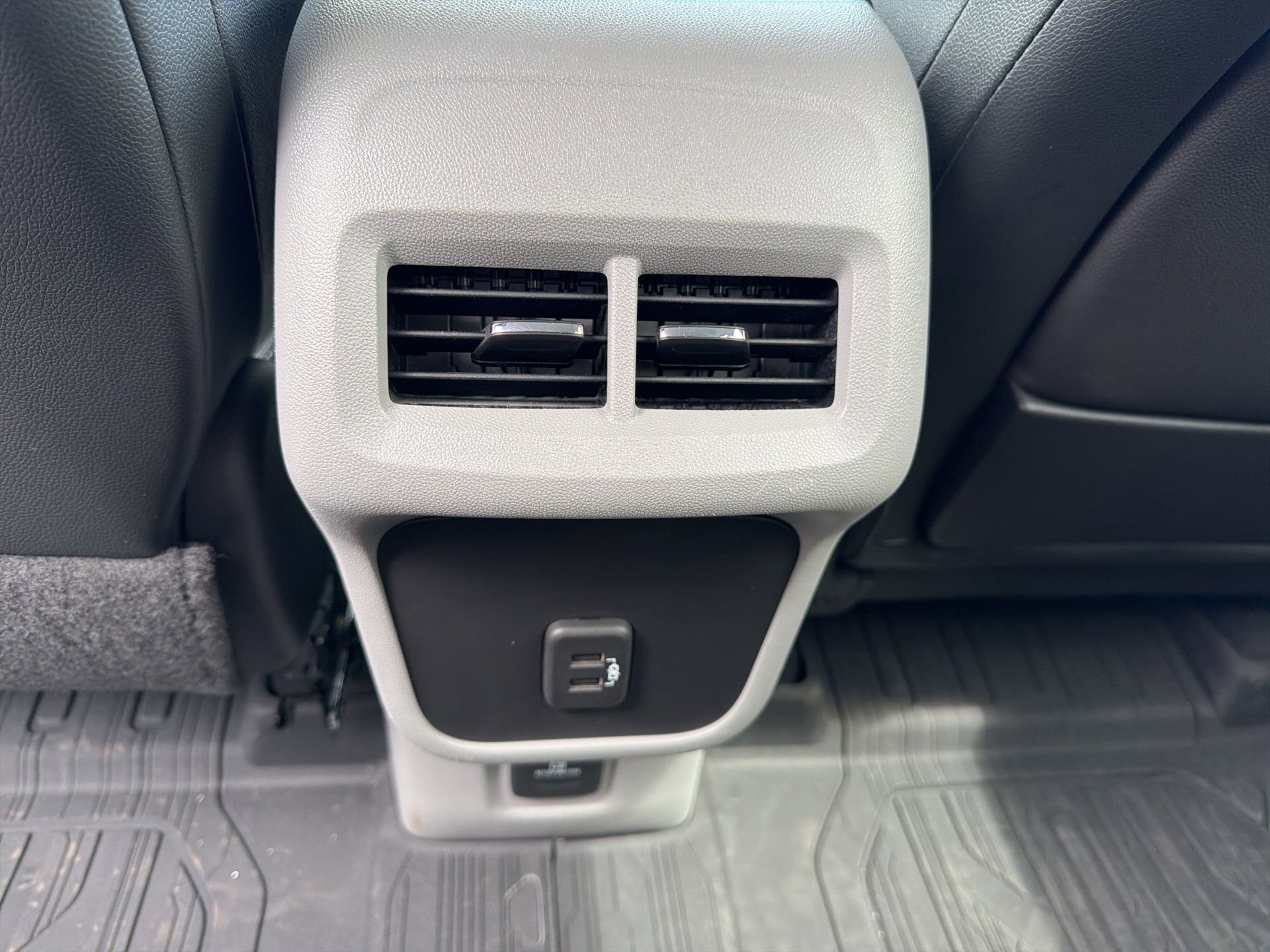 Used 2023 GMC Terrain SLT w/ LPO, Floor Liner Package image 17