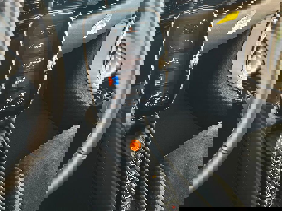 New 2025 McLaren Artura image 11