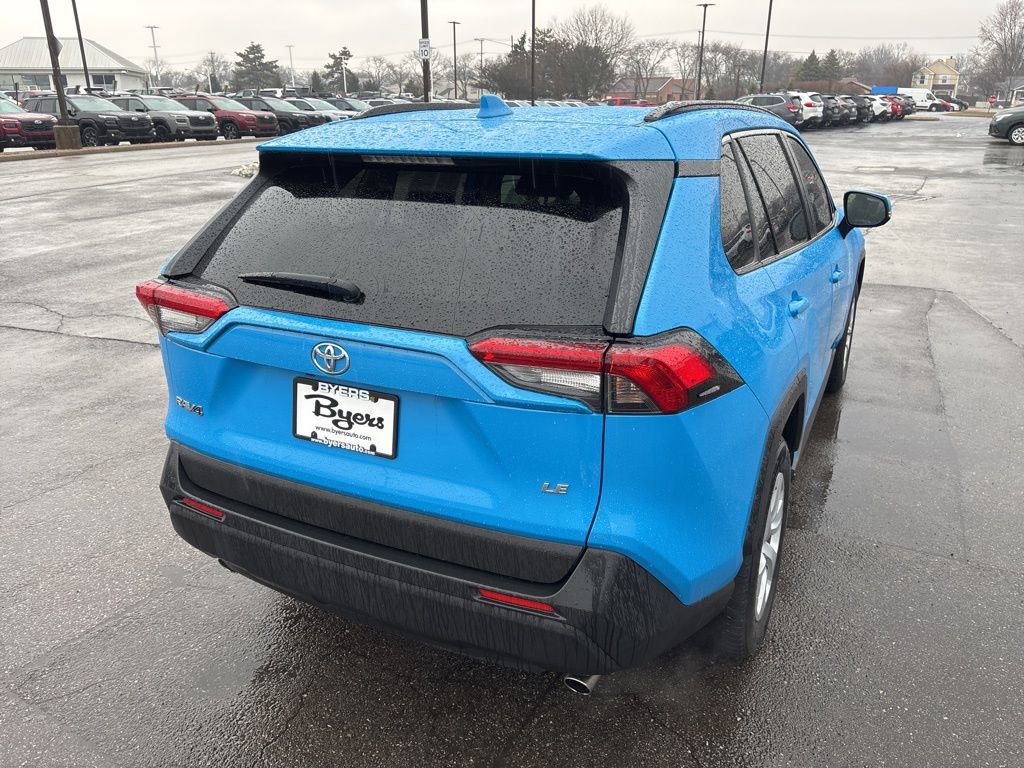 Used 2020 Toyota RAV4 LE image 3