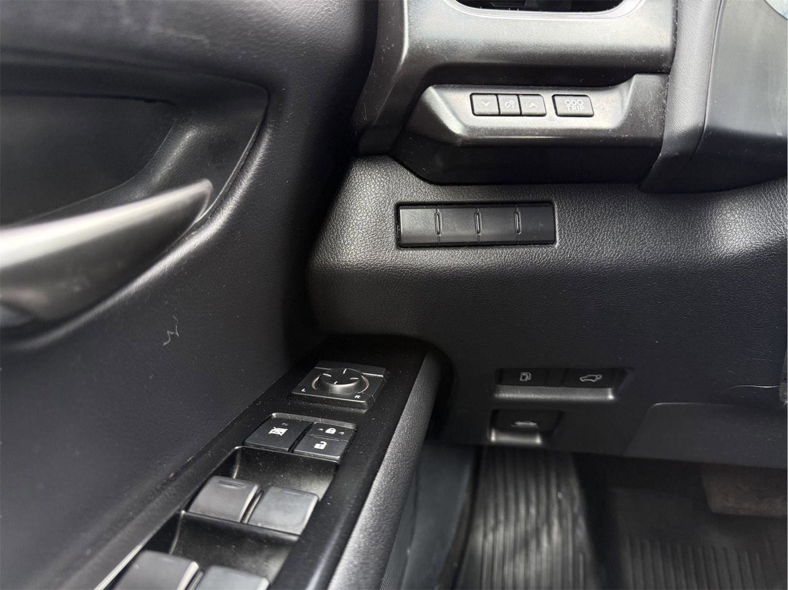 Used 2019 Lexus UX 250h image 18