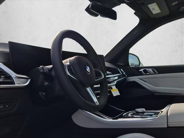 New 2026 BMW X5 xDrive40i w/ M Sport Package AWD/4WD image 3