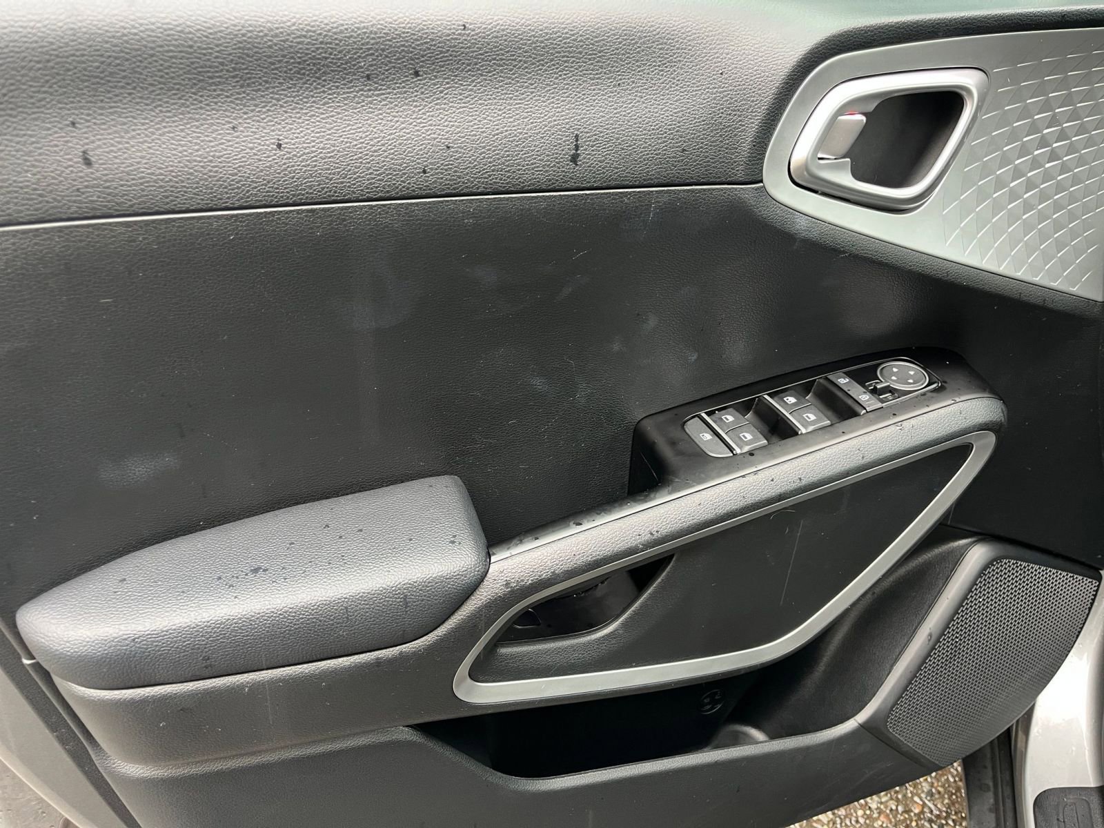 Used 2025 Kia Soul LX w/ LX Technology Package image 18