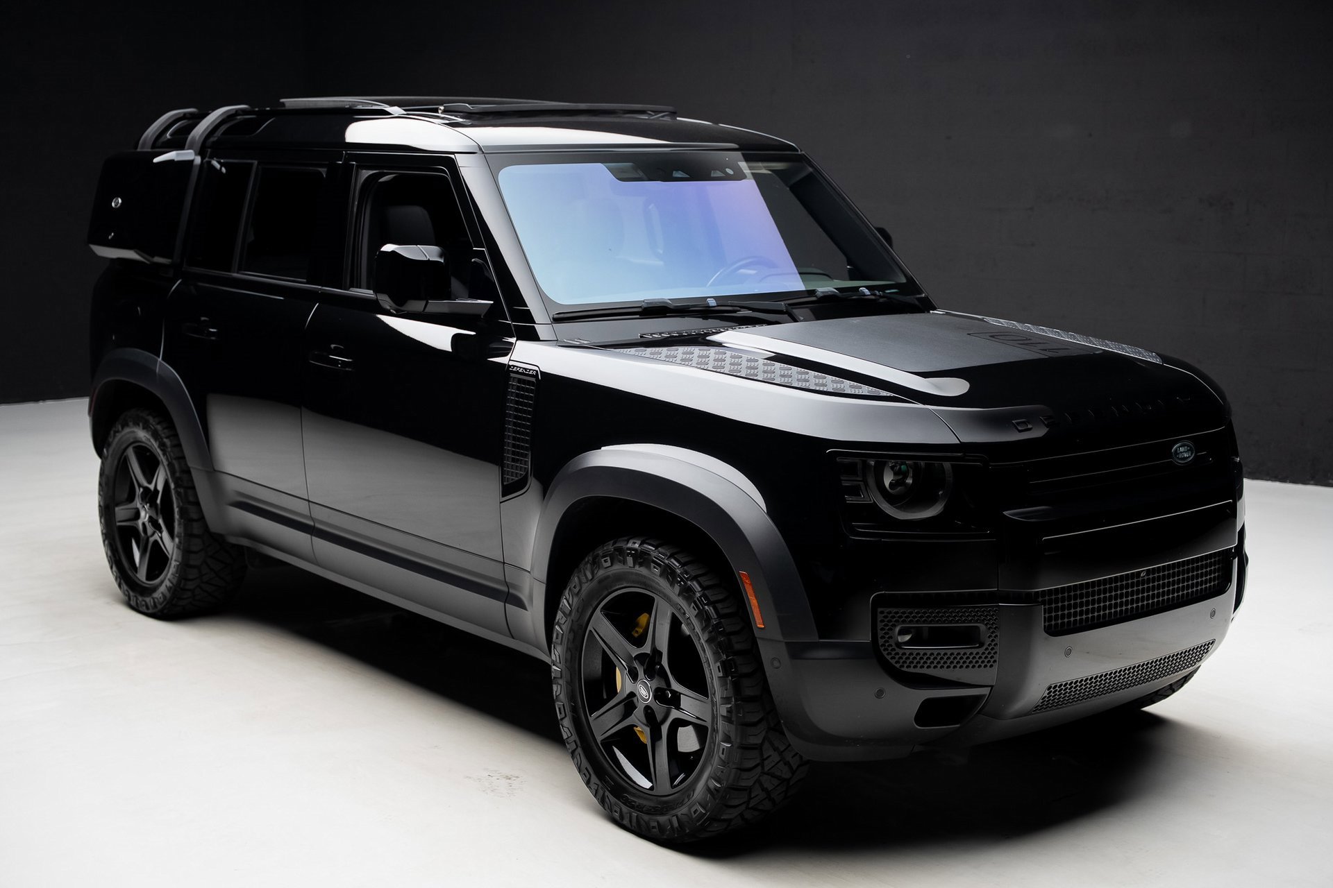 Used 2022 Land Rover Defender 110 SE image 40