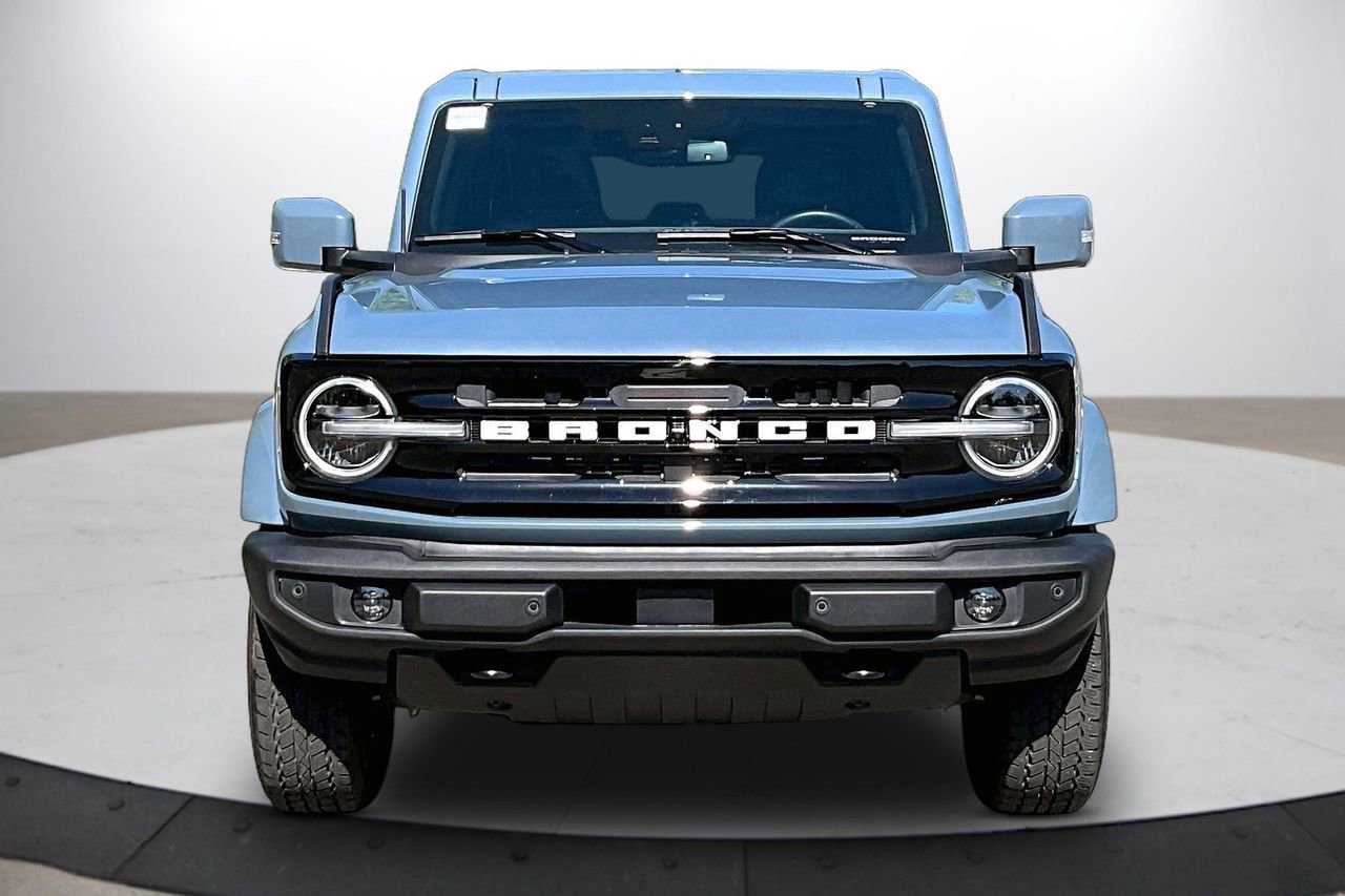 Used 2025 Ford Bronco Outer Banks AWD/4WD image 3
