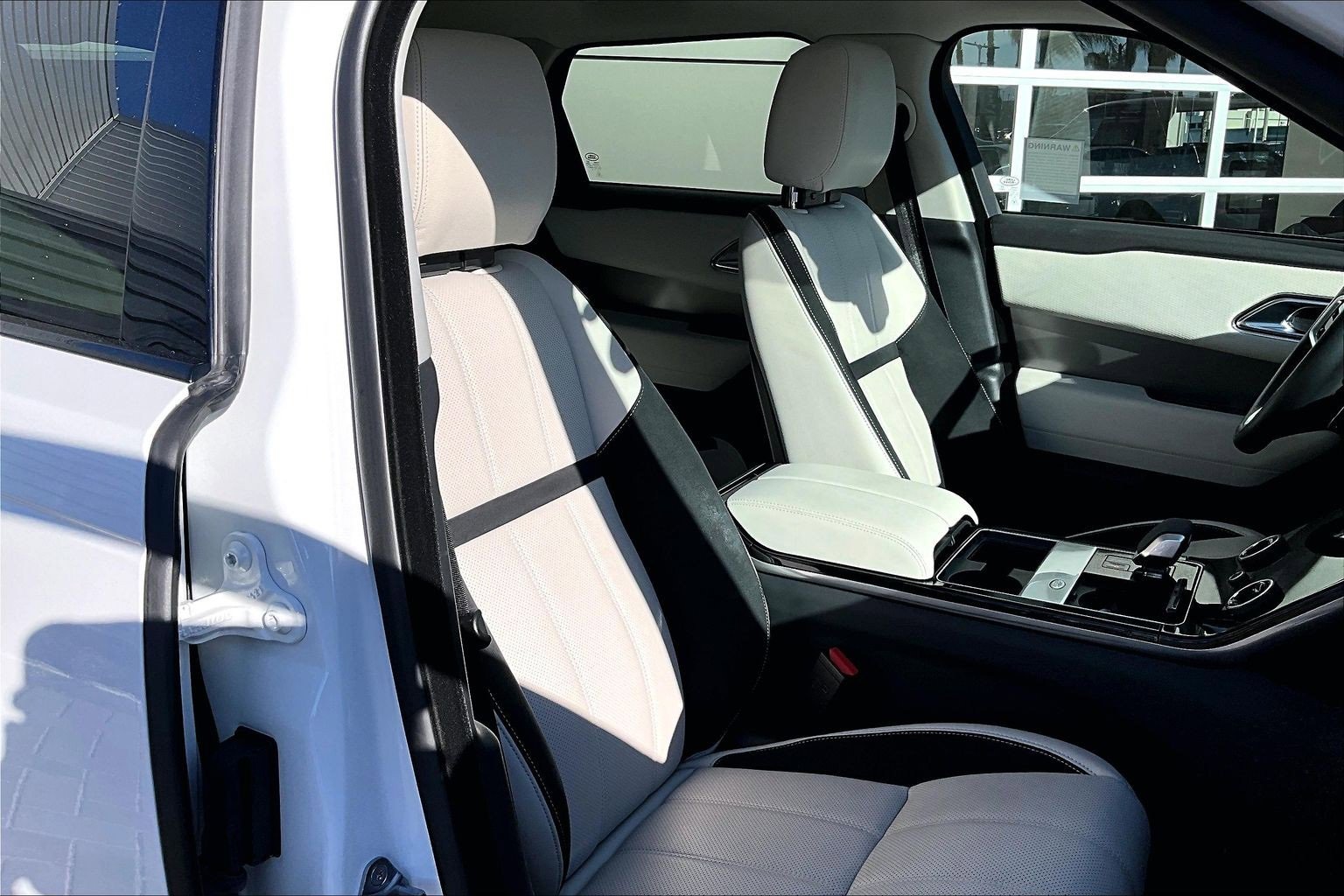 Used 2023 Land Rover Range Rover Velar S image 7