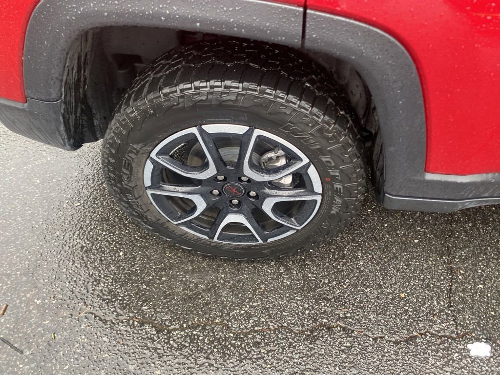 Used 2025 Jeep Compass Trailhawk AWD/4WD image 15