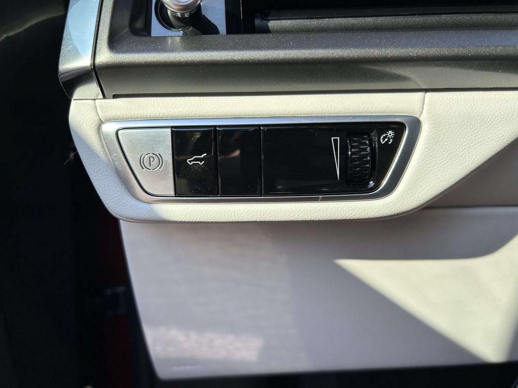 New 2026 Cadillac Vistiq Luxury AWD/4WD image 22