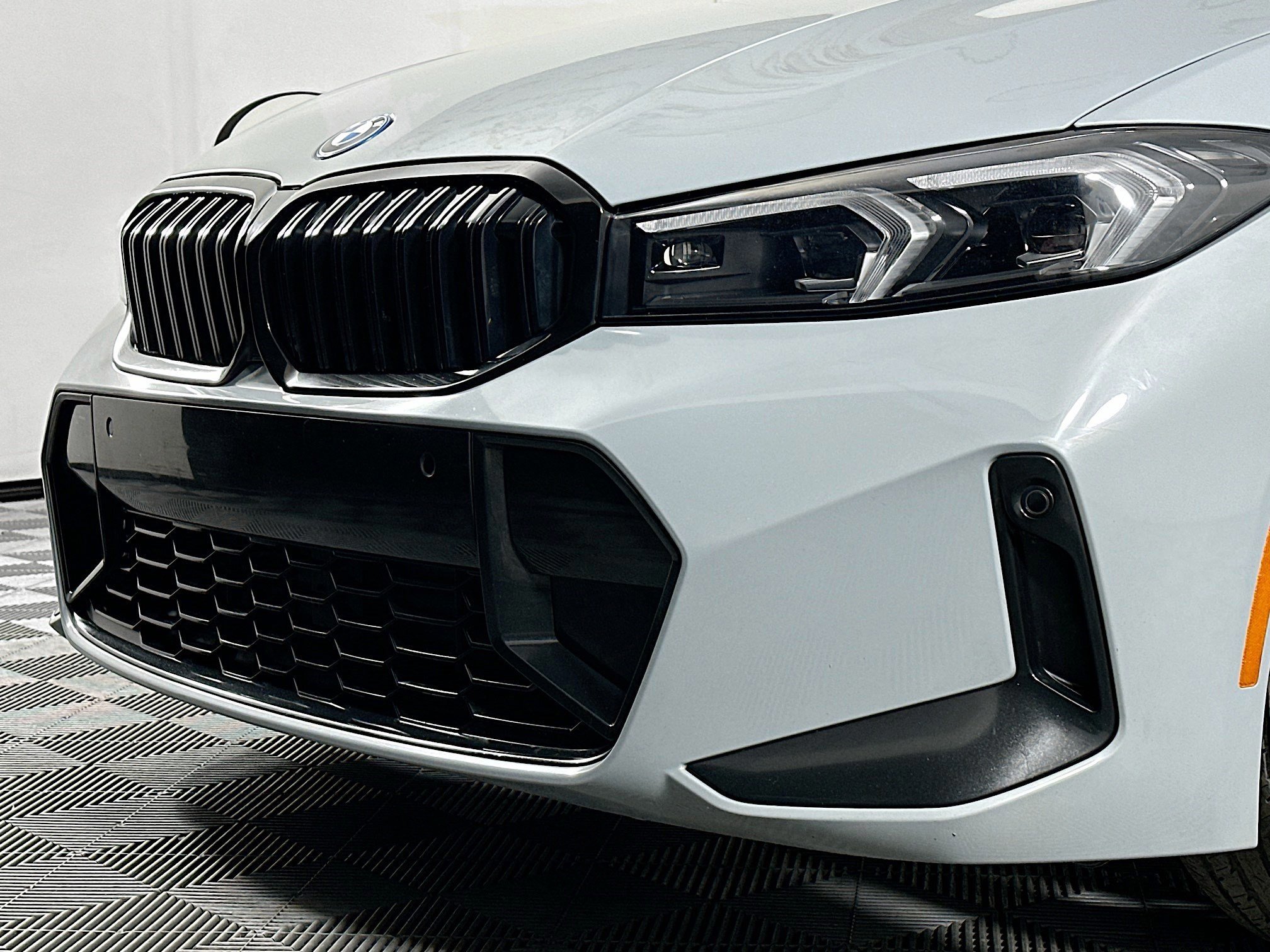 Used 2023 BMW 330e xDrive w/ M Sport Package image 33