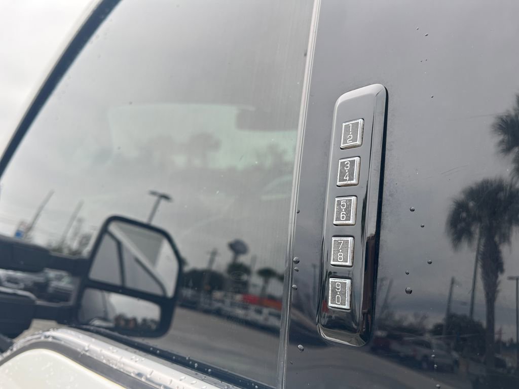 Used 2021 Ford F250 Platinum w/ FX4 Off-Road Package image 14