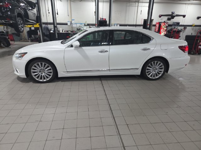 Used 2013 Lexus LS 460 L w/ Preferred Accessory Package AWD/4WD image 7