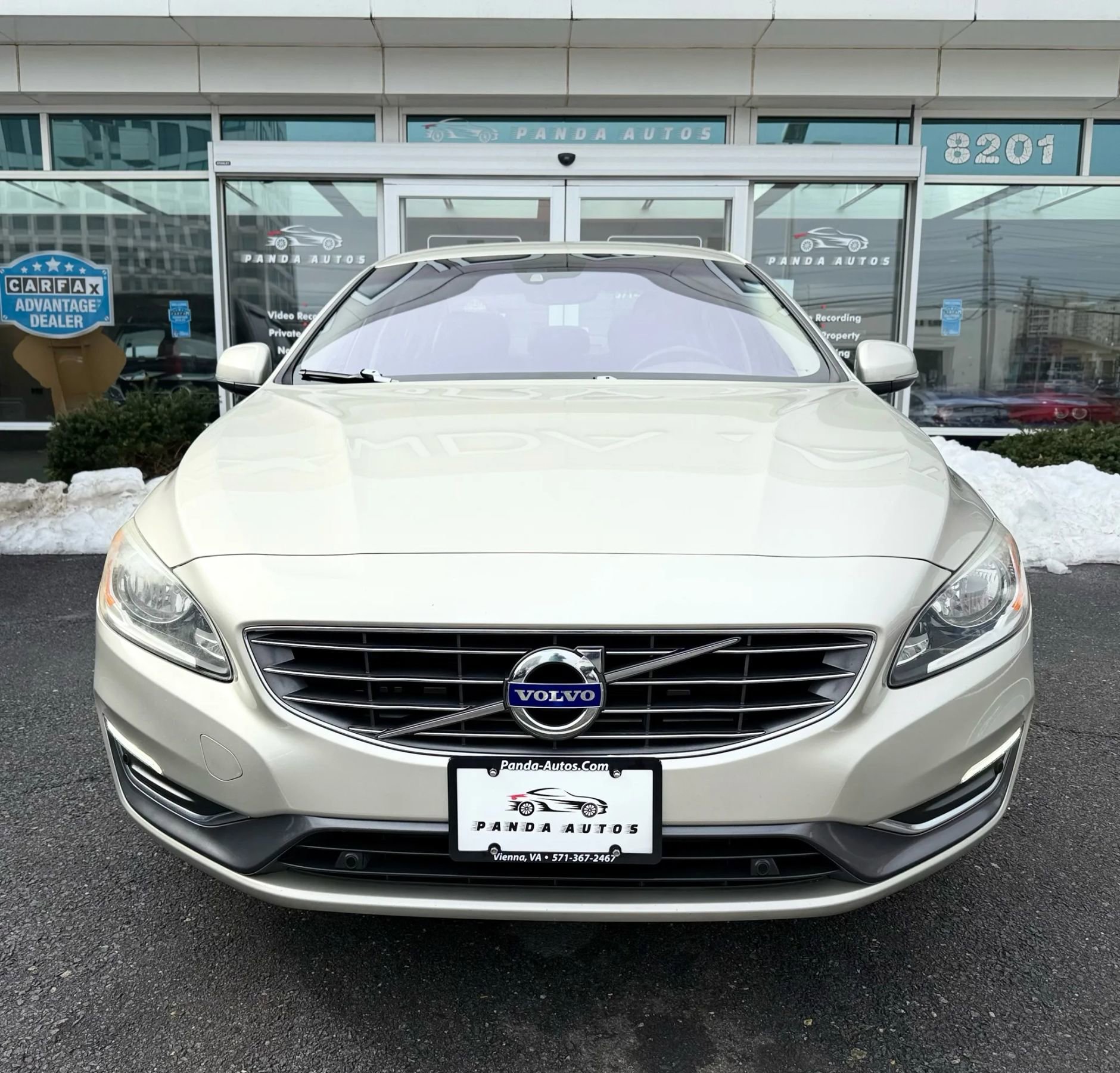 Used 2017 Volvo S60 T5 Inscription w/ Climate Package image 2