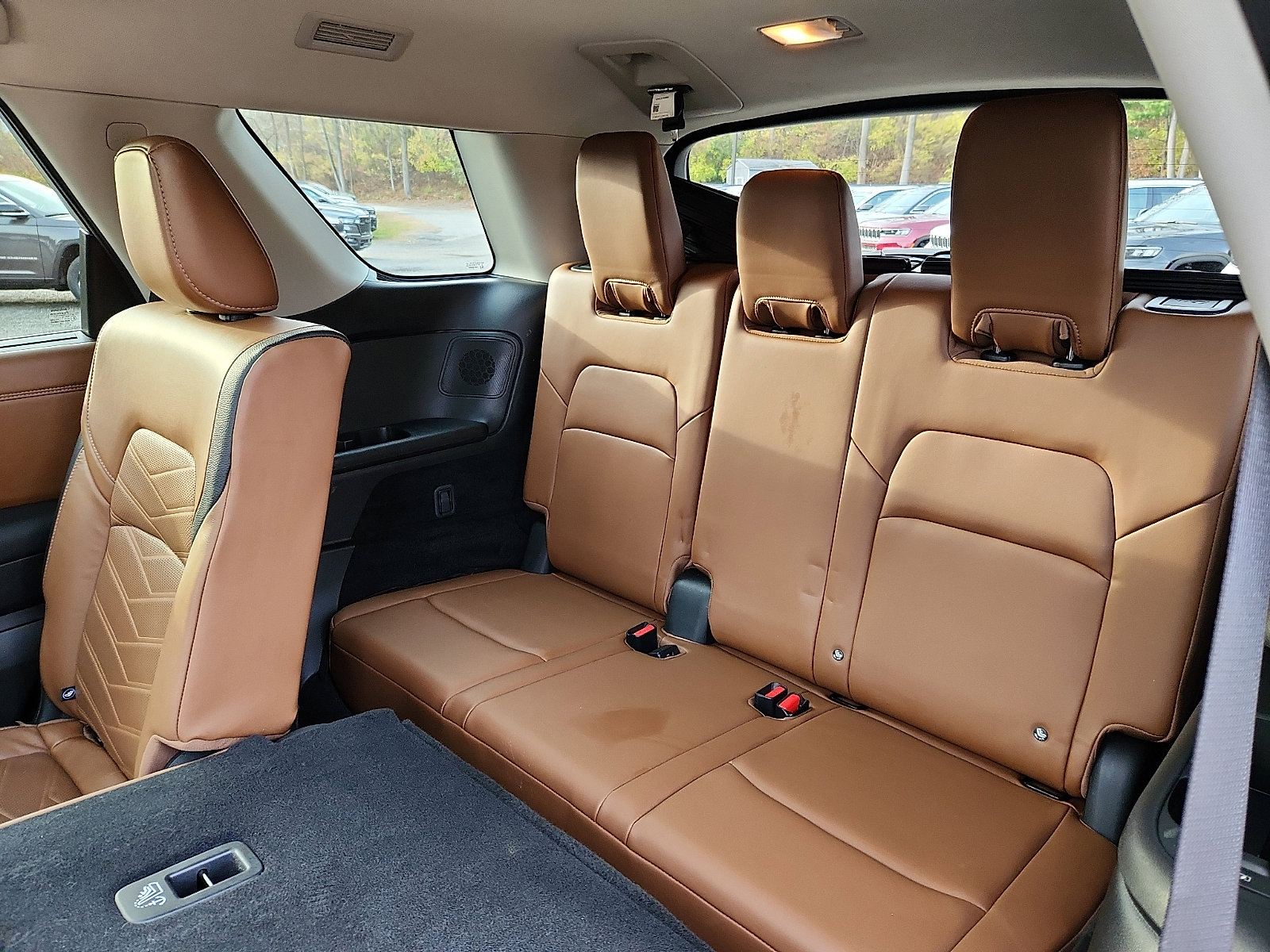 Used 2023 Nissan Pathfinder Platinum w/ Cargo Package image 11