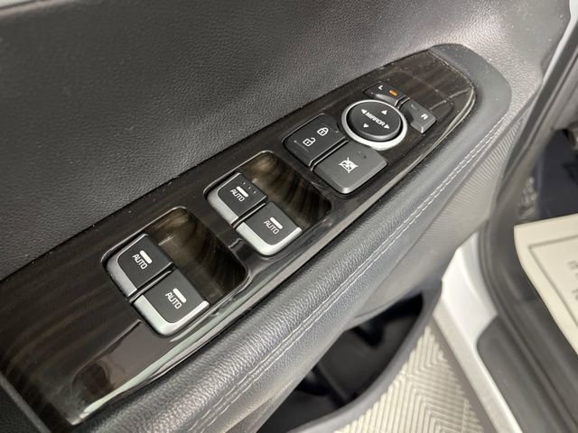 Used 2020 Kia Sorento LX image 31
