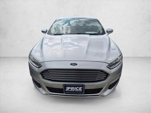 Used 2015 Ford Fusion SE FWD video 2