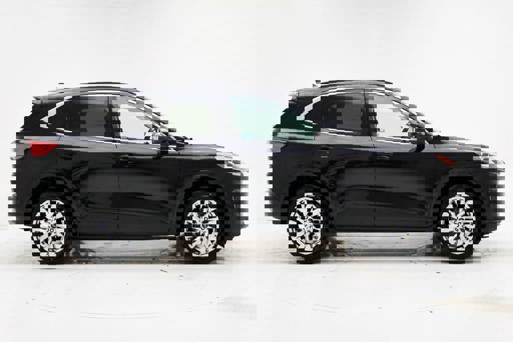 Used 2022 Ford Escape Titanium w/ Titanium Elite Package image 3