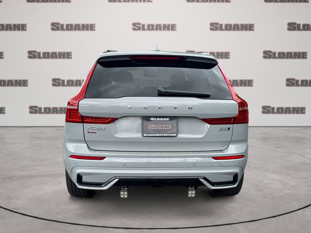 Used 2024 Volvo XC60 B5 Plus w/ Climate Package AWD/4WD image 4