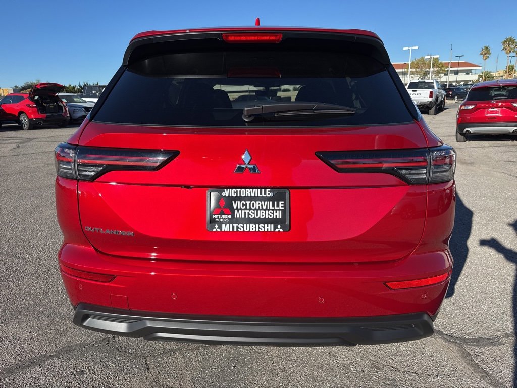 New 2025 Mitsubishi Outlander ES image 6