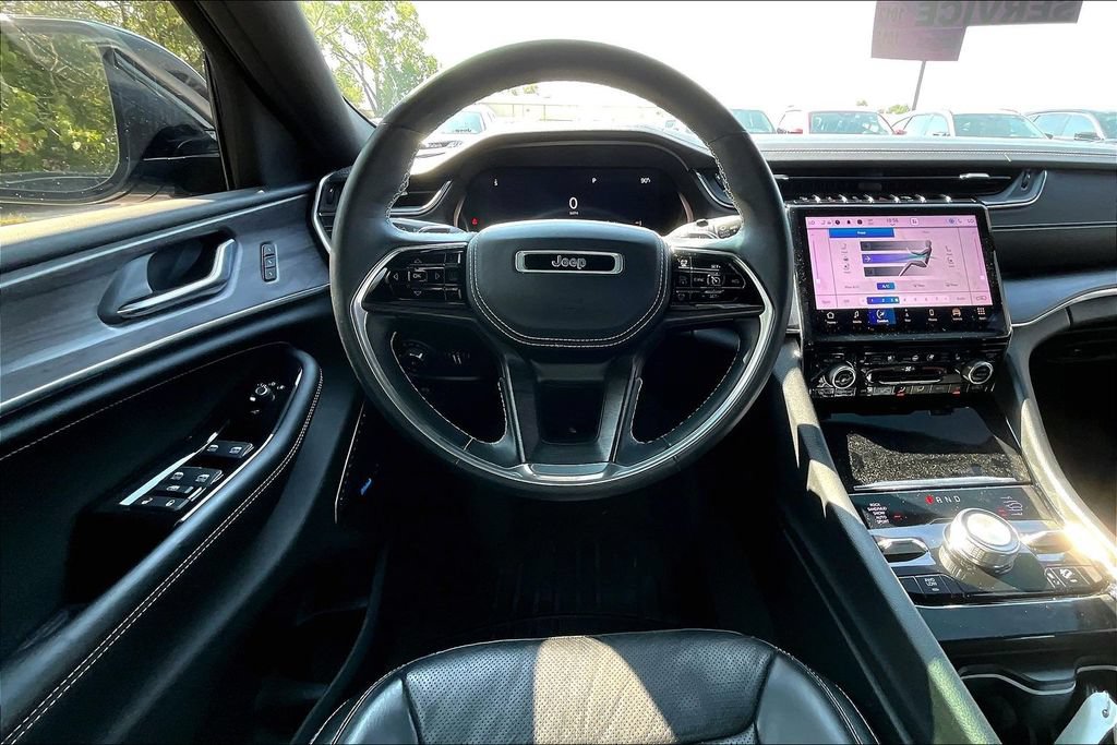 Used 2022 Jeep Grand Cherokee L Overland AWD/4WD image 7