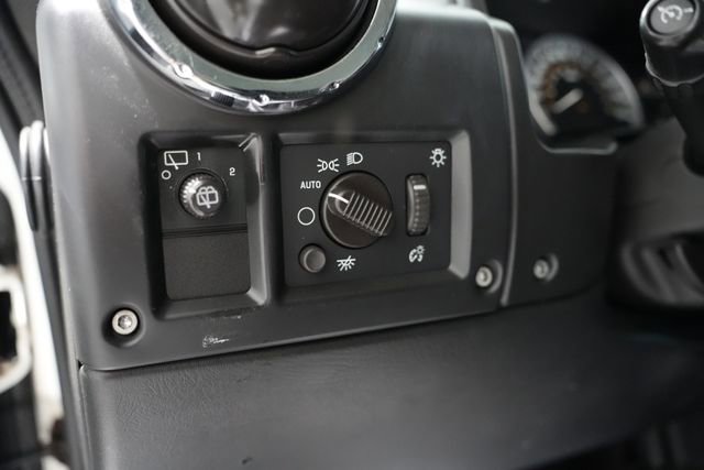 Used 2005 HUMMER H2 w/ Preferred Equipment Group AWD/4WD image 11