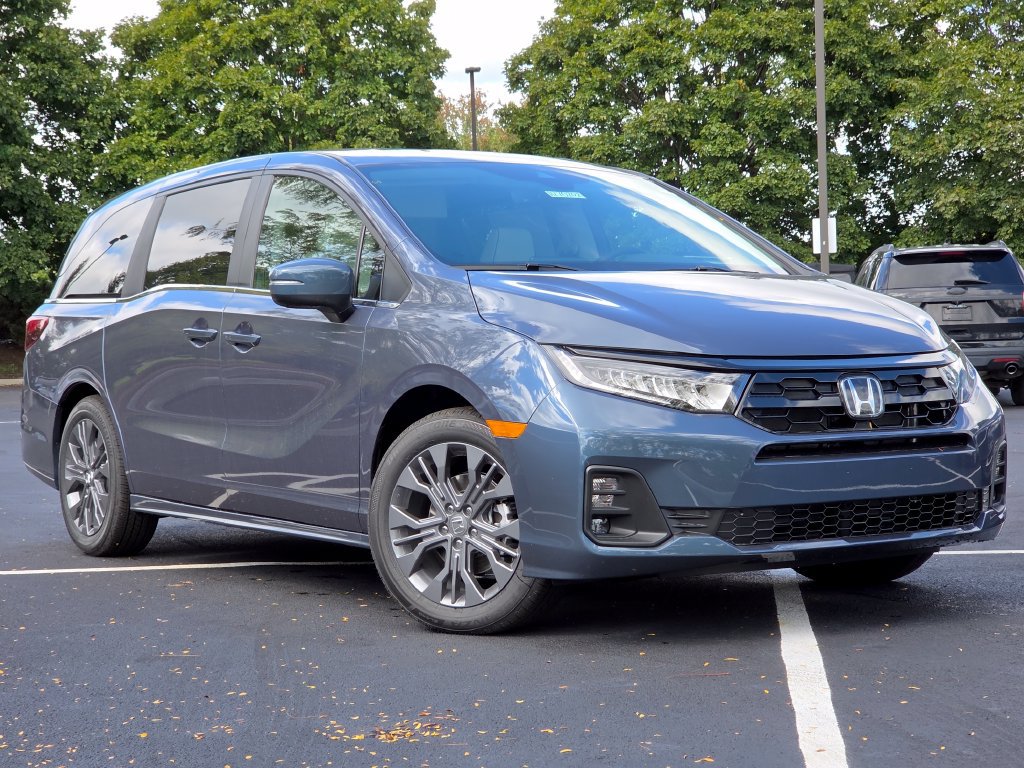 New 2027 Honda Odyssey Touring image 2