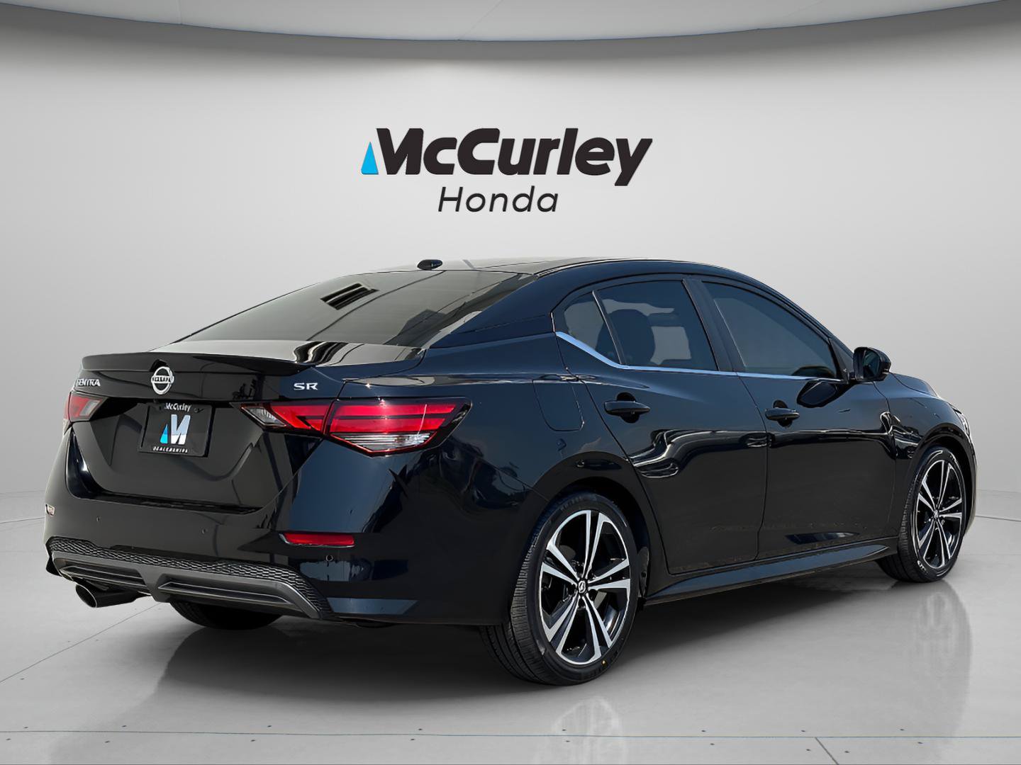 Used 2022 Nissan Sentra SR w/ SR Premium Package FWD image 3