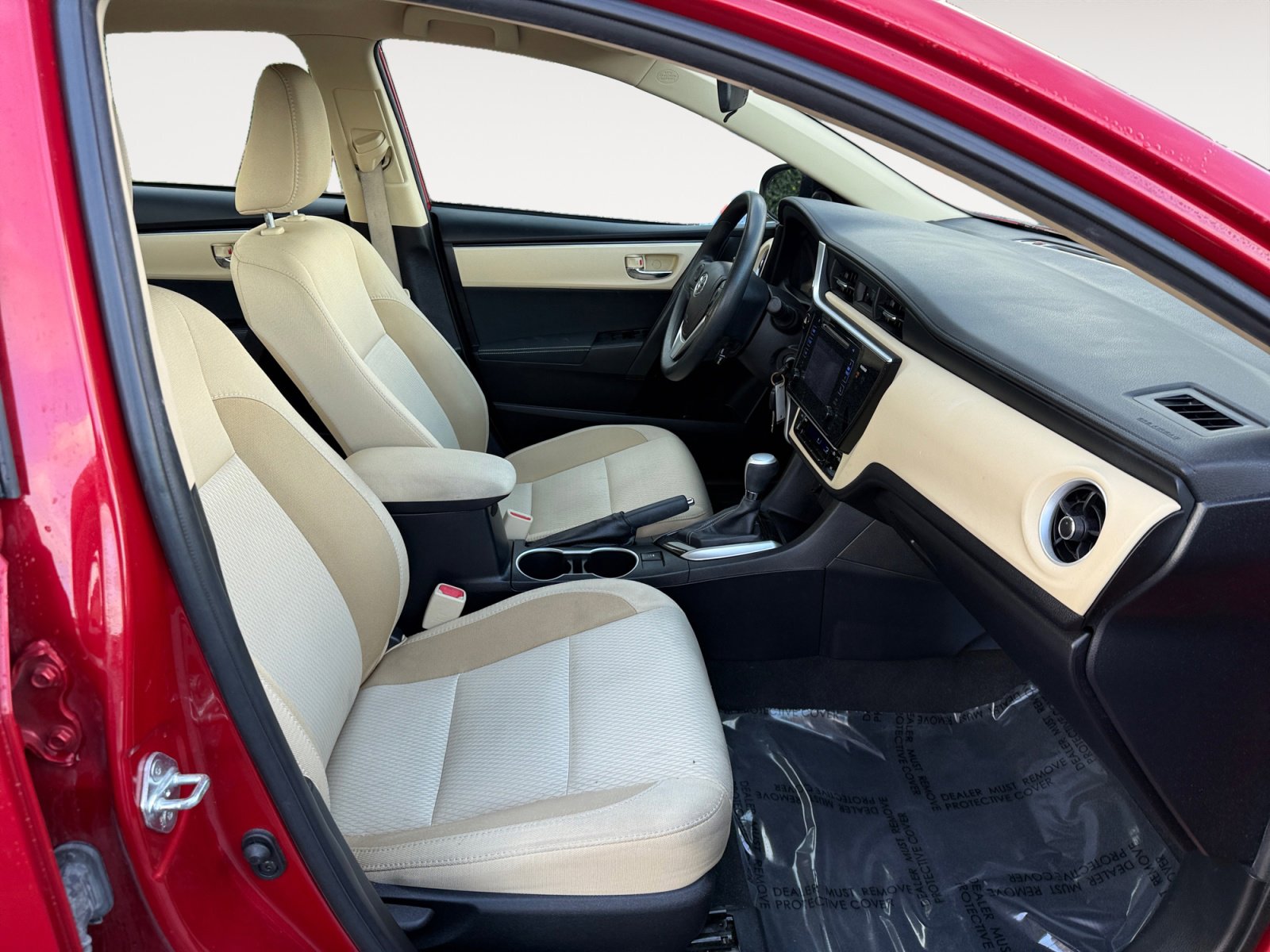 Used 2017 Toyota Corolla LE image 19