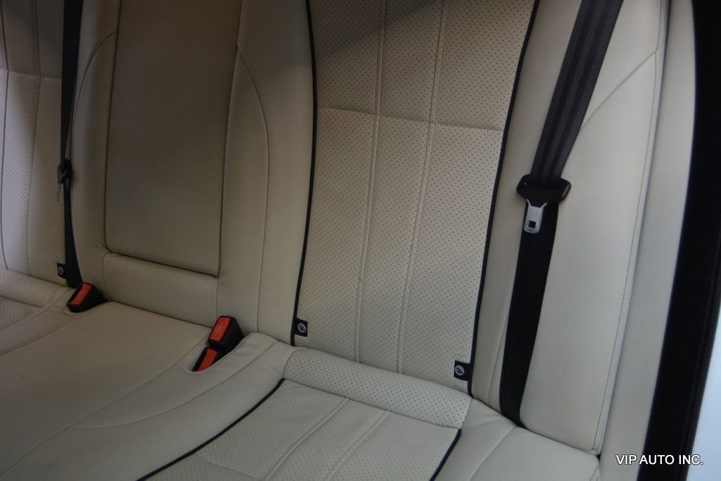 Used 2012 Jaguar XJ L image 23