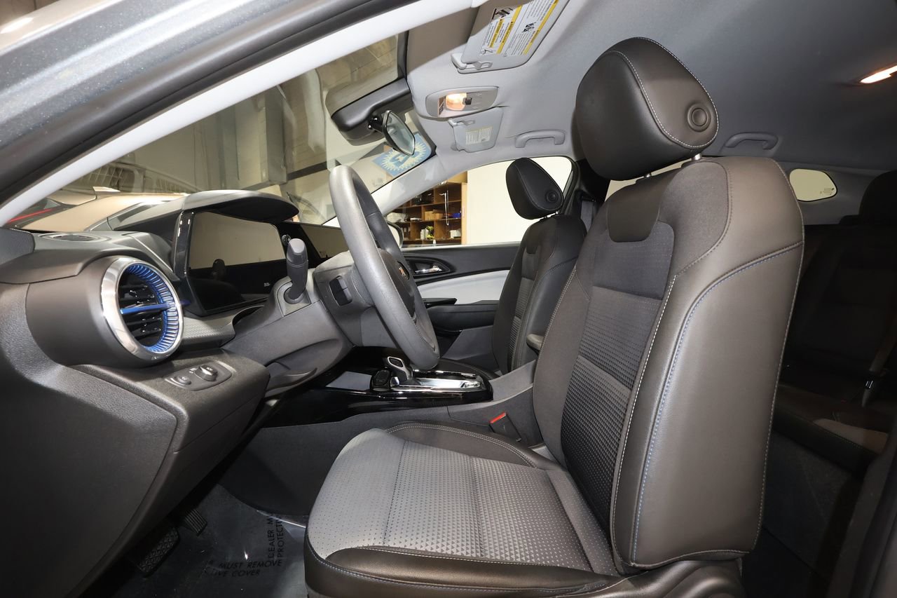 Certified 2025 Chevrolet Trax LT image 22