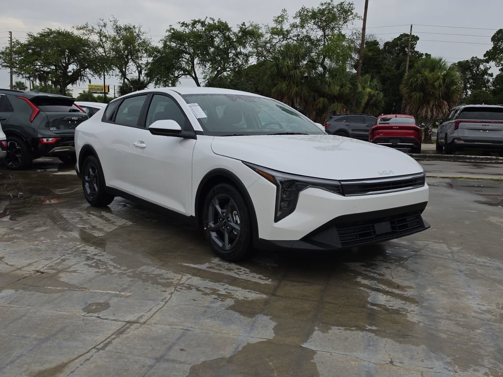 New 2026 Kia K4 FWD image 2