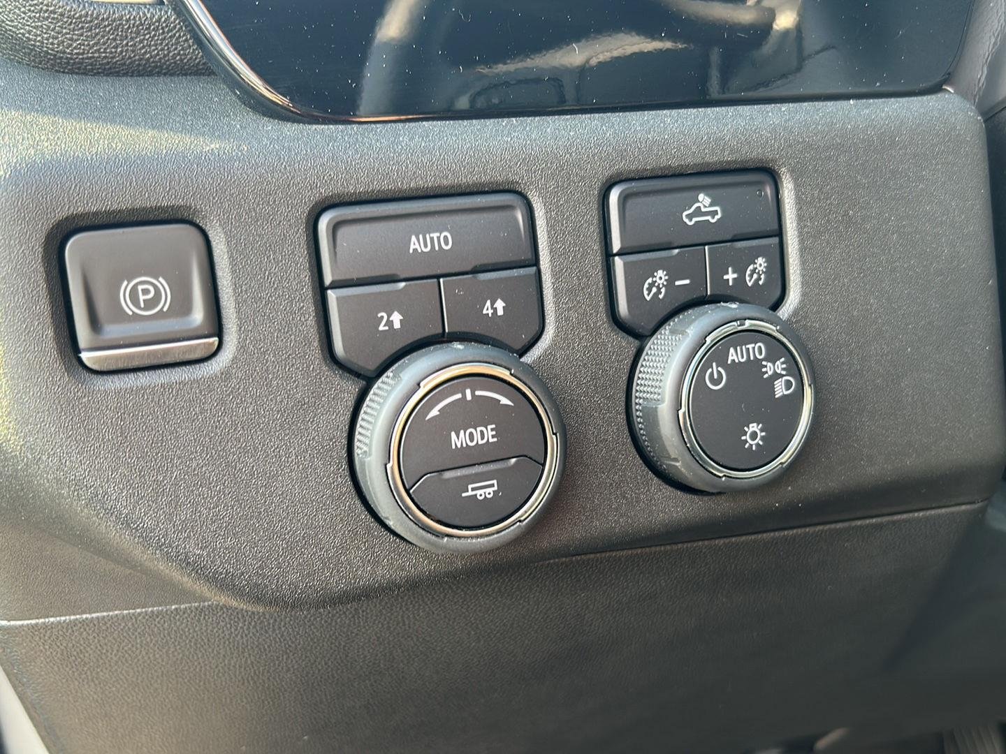 Certified 2023 Chevrolet Silverado 1500 LT AWD/4WD image 19