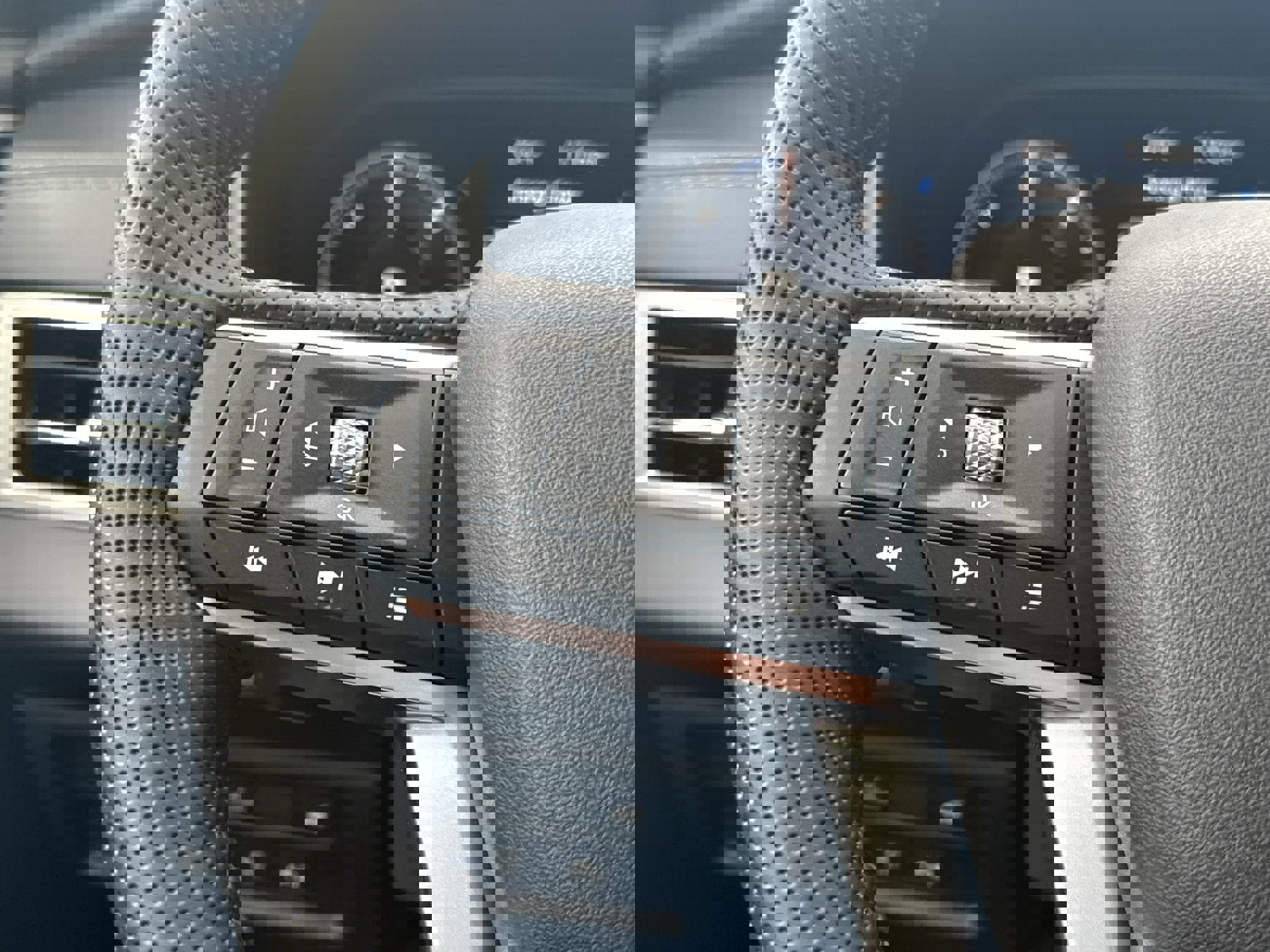 New 2025 Mitsubishi Outlander 4WD Plug-In Hybrid image 45