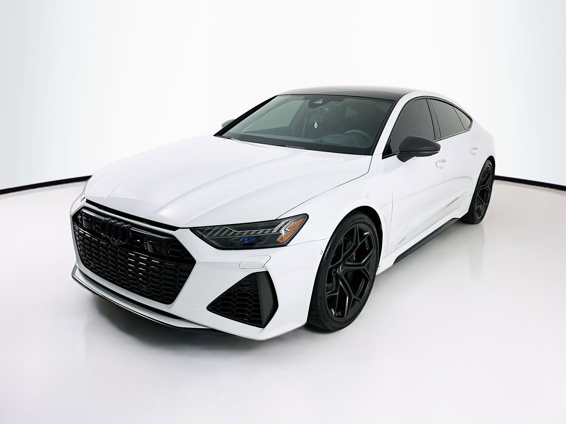 Used 2024 Audi RS 7 Performance image 3