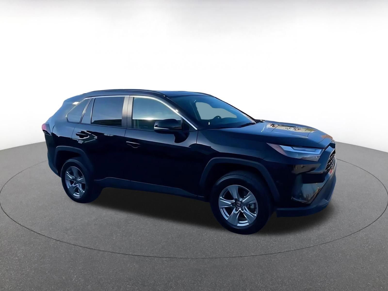 Used 2025 Toyota RAV4 XLE w/ Convenience Package image 2