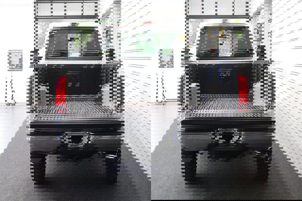 Used 2003 Ford F250 XLT image 9