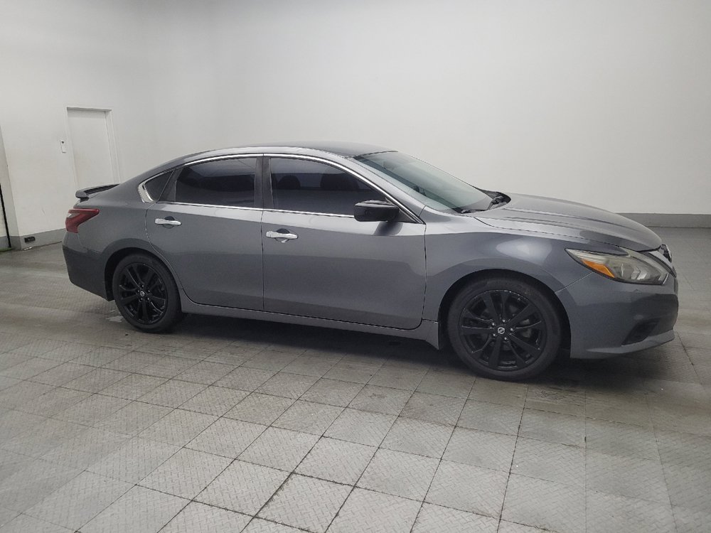 Used 2017 Nissan Altima 2.5 SR w/ Midnight Edition Package FWD image 11