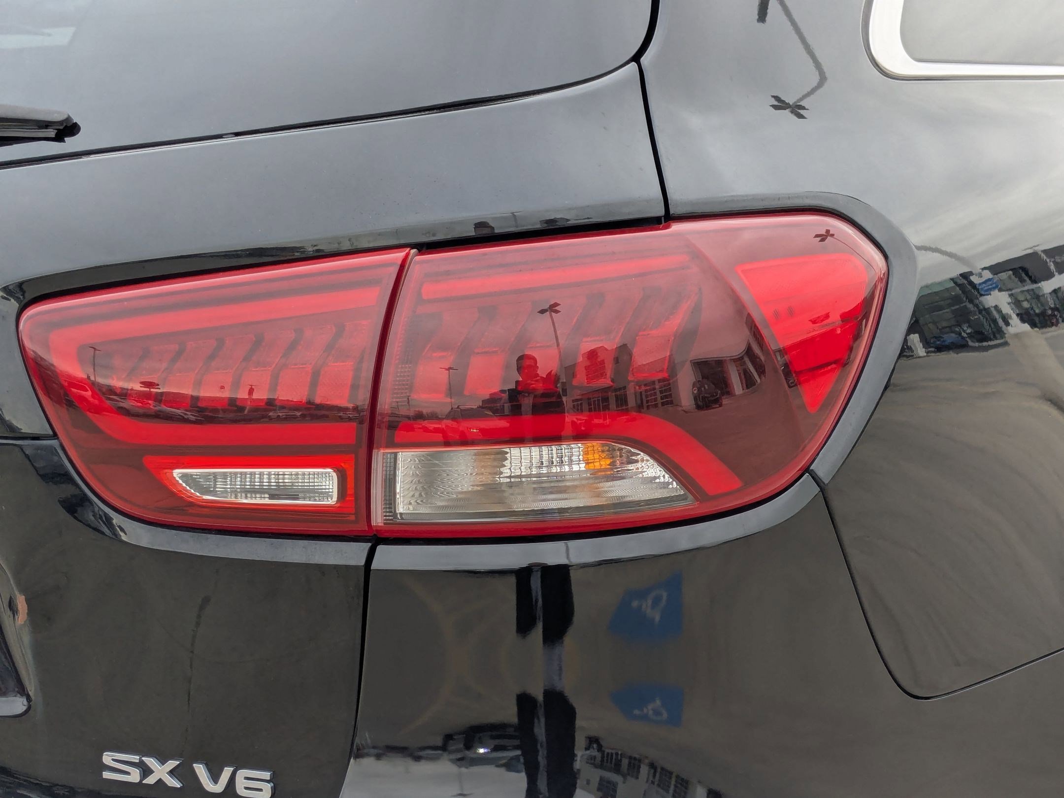 Used 2019 Kia Sorento SX w/ SX Touring Package image 12