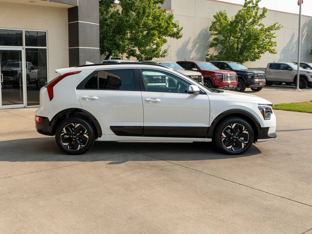 New 2026 Kia Niro Wind w/ Wind Preserve Package FWD image 8