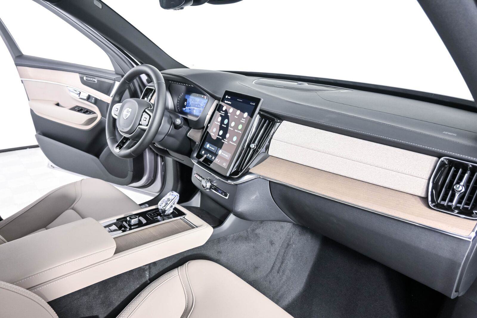 New 2026 Volvo XC90 B6 Plus w/ Protection Package Premier AWD/4WD image 25
