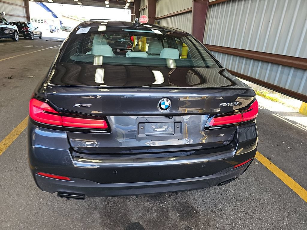 Used 2023 BMW 540i xDrive w/ M Sport Package AWD/4WD image 5