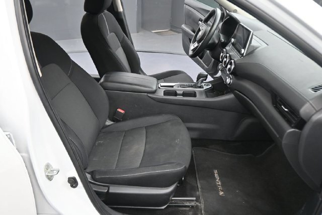 Used 2024 Nissan Sentra SV FWD image 14