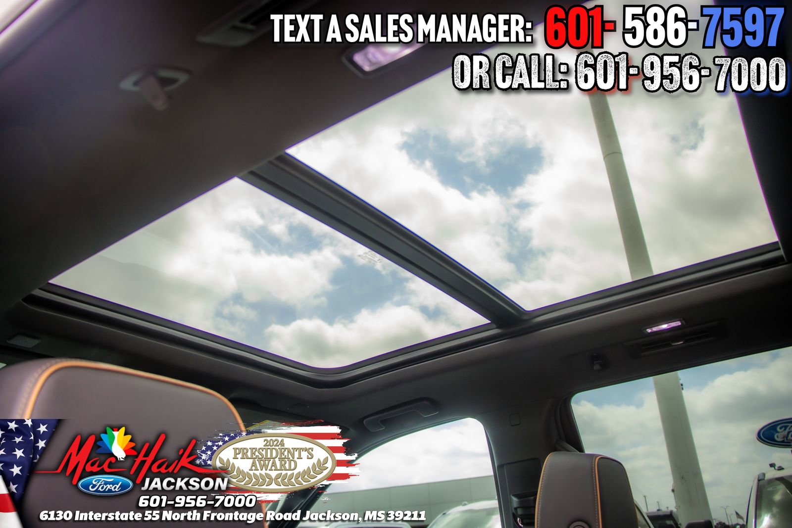 Used 2024 GMC Yukon AT4 w/ Technology Package image 12