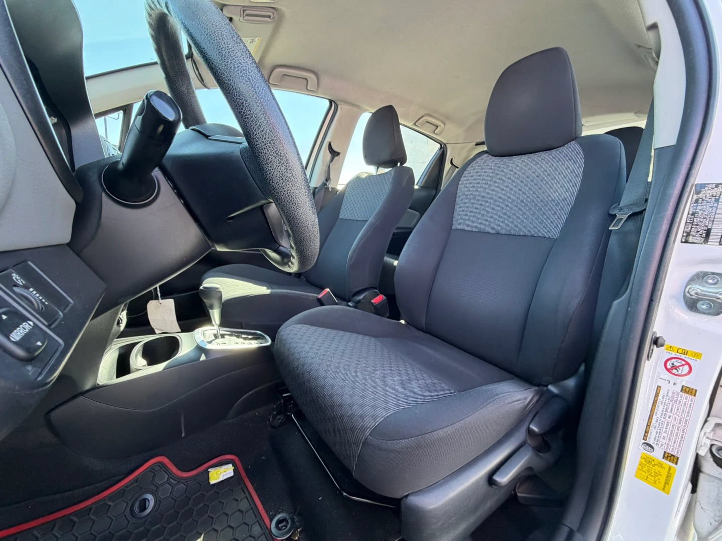 Used 2016 Toyota Yaris LE FWD image 17