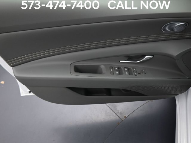 Certified 2025 Hyundai Elantra SEL FWD image 11