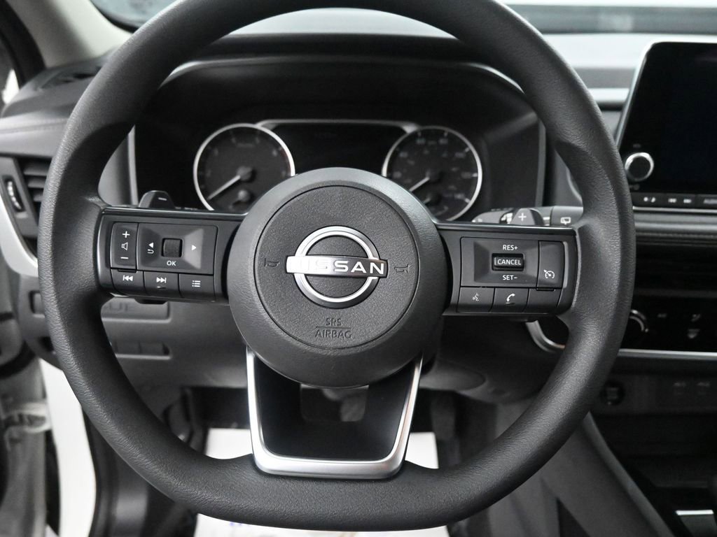 Used 2024 Nissan Rogue S image 29