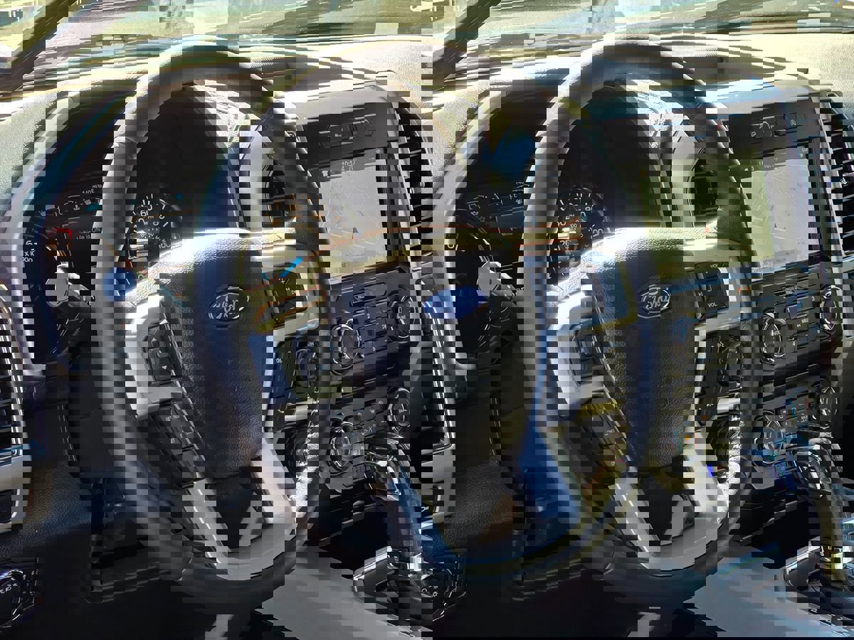 Used 2017 Ford F150 Lariat image 15