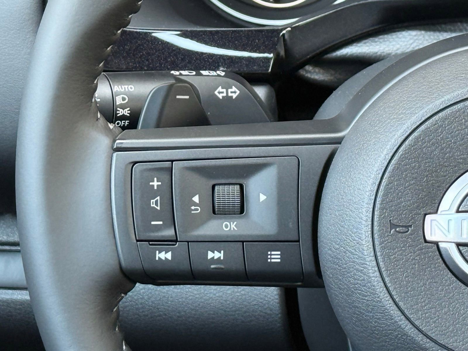 New 2025 Nissan Pathfinder SV w/ Cargo Package image 24